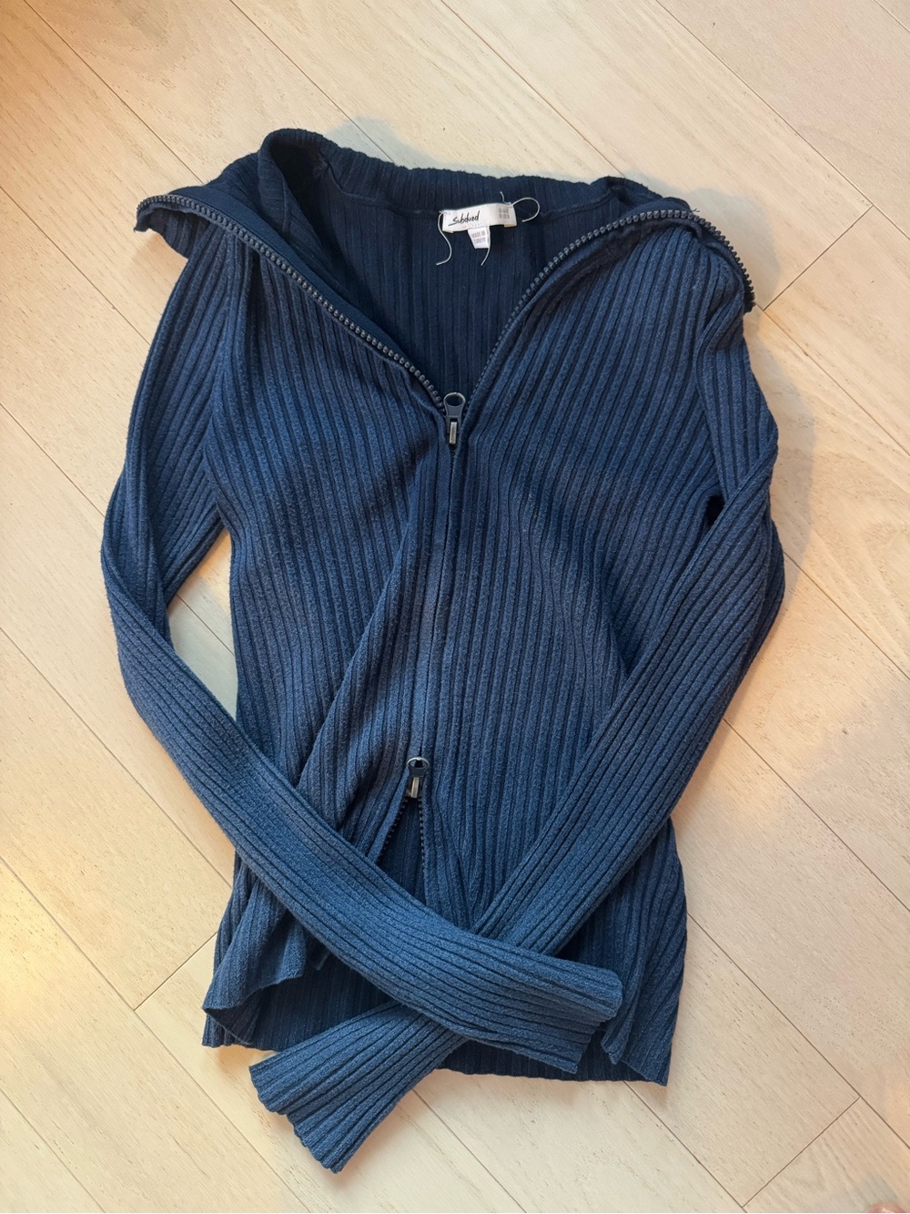 Subdued double zipper navy ribbed collared sweater